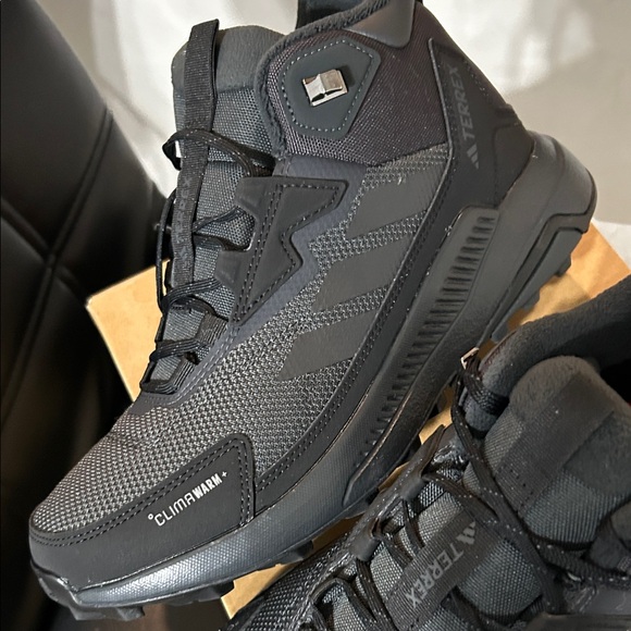 Quechua Men's Black and Gray Athletic Shoes - Picture 7 of 15